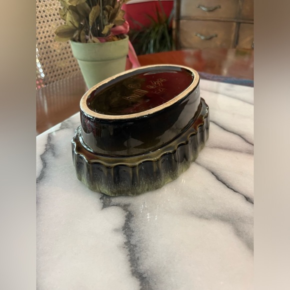 HULL Pottery MCM Avocado Green Border on Brown Glazed Planter, #I-21 Ceramic - Picture 4 of 9